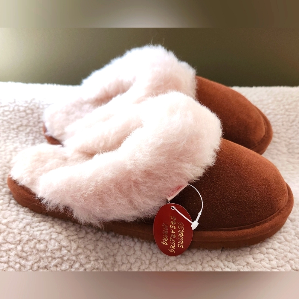 Tamarac leather slippers 6 $40